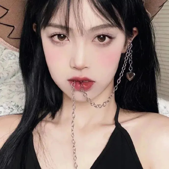 吞噬太阳的女子
